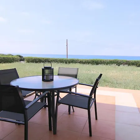 Phaedrus Living Beachfront Morze فيلة
