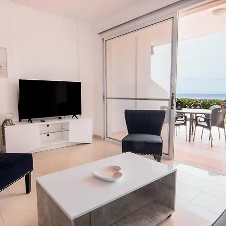 فيلة Phaedrus Living Beachfront Morze Kato Yialia
