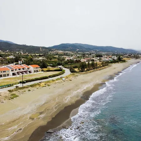 Phaedrus Living Beachfront Morze *