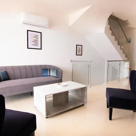 Phaedrus Living Beachfront Morze