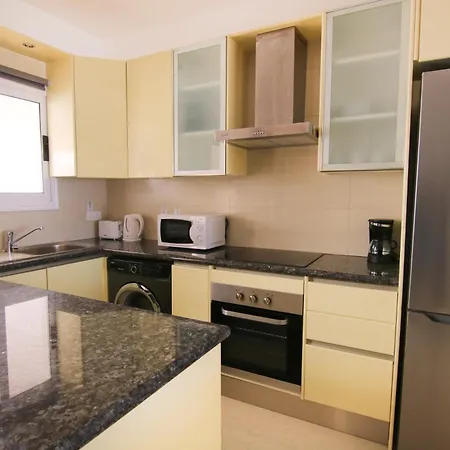 Phaedrus Living Beachfront Morze Villa *